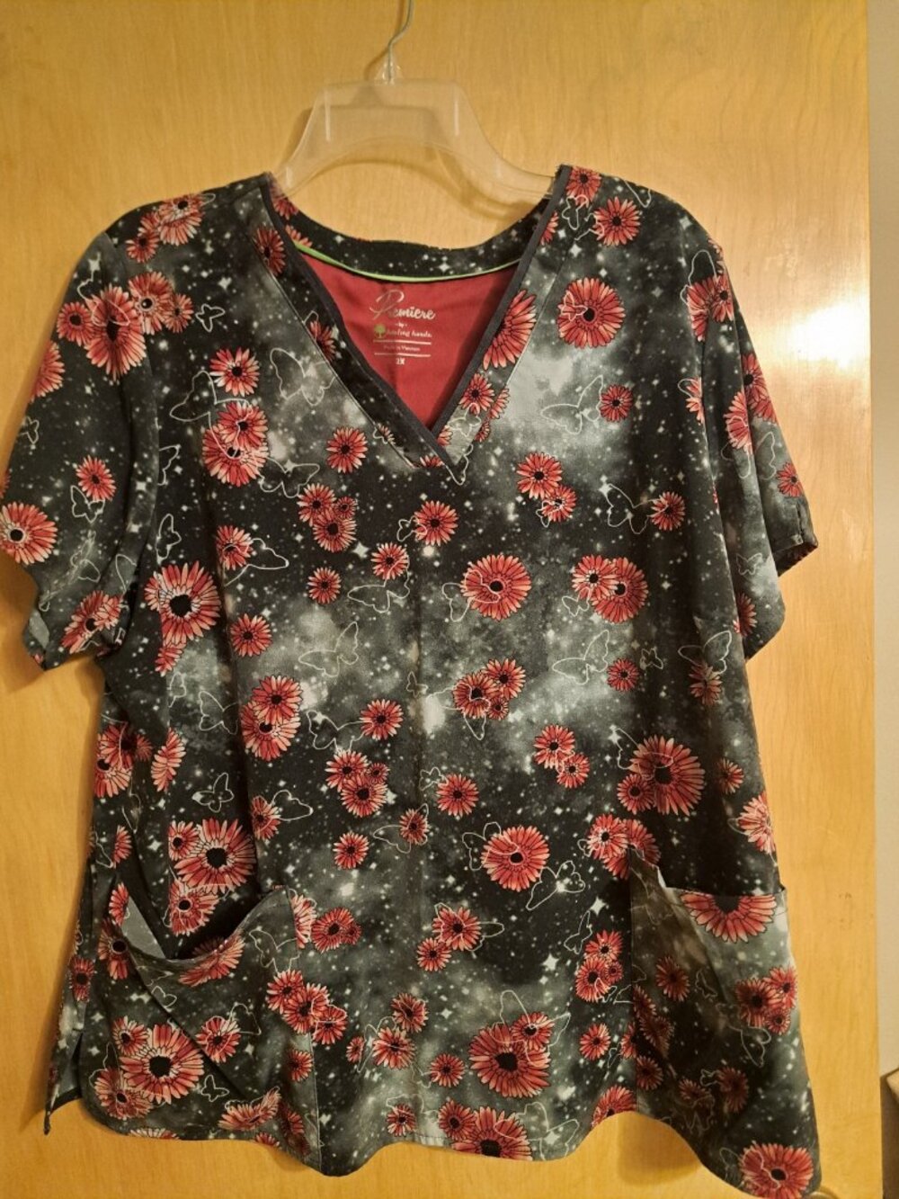 Healing Hands Purple Label Women 2X Scrub Top Style Amanda Black Pink Floral